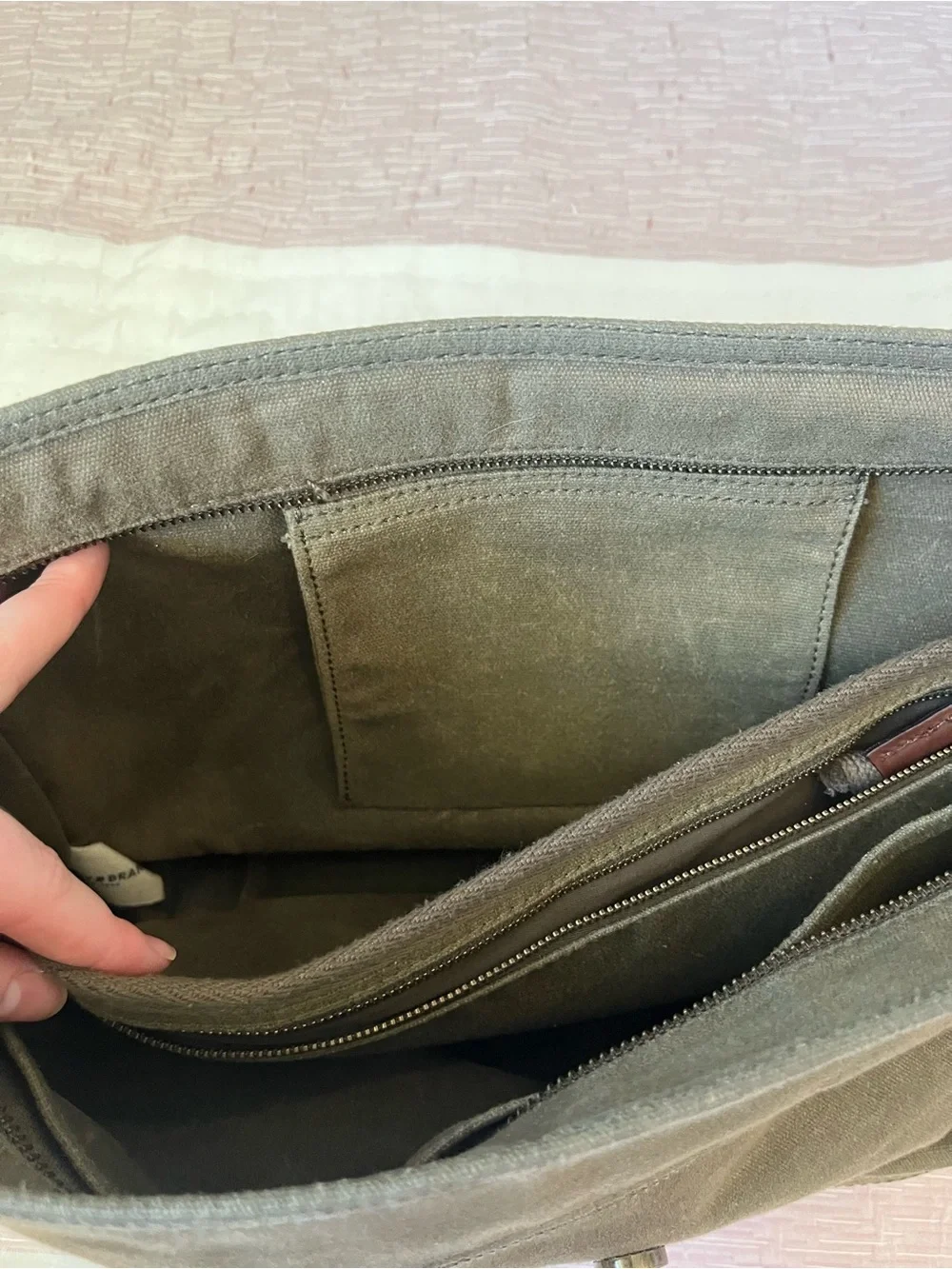 Y2K 2000s Lucky Brand Camo Green Messenger Bag Zip Closure Adjustable Strap